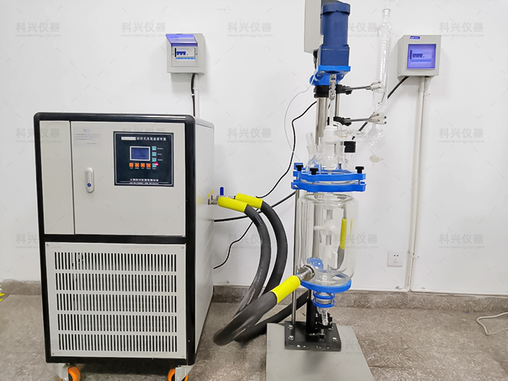 上?？婆d儀器與四川某大學(xué)合作現(xiàn)場