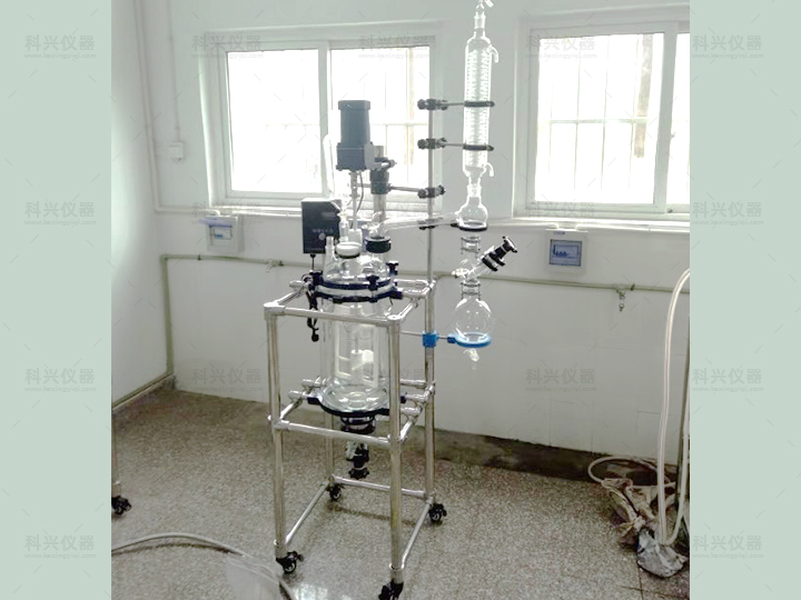 上?？婆d儀器與四川某大學(xué)合作現(xiàn)場(chǎng)